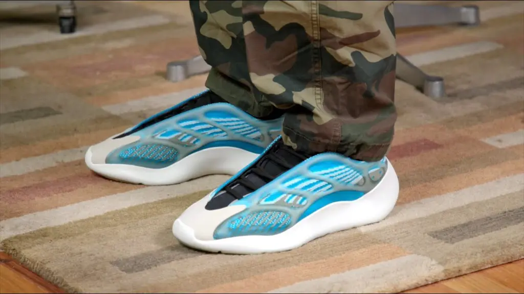 YEEZY BOOST 700, cái tên chưa bao giờ hết hot