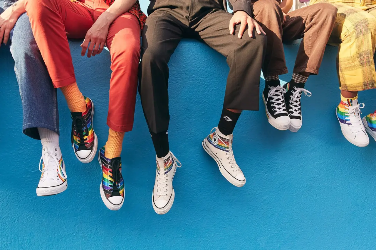 Converse trở lại với bộ sưu tập hoàn toàn mới chào đón Pride Month