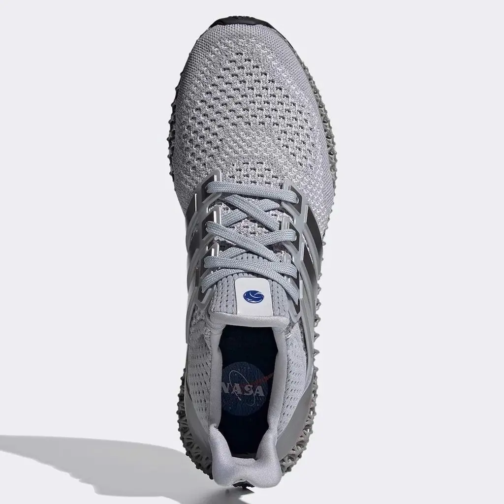 adidas Ultra4D tiến tới vũ trụ với phối màu NASA