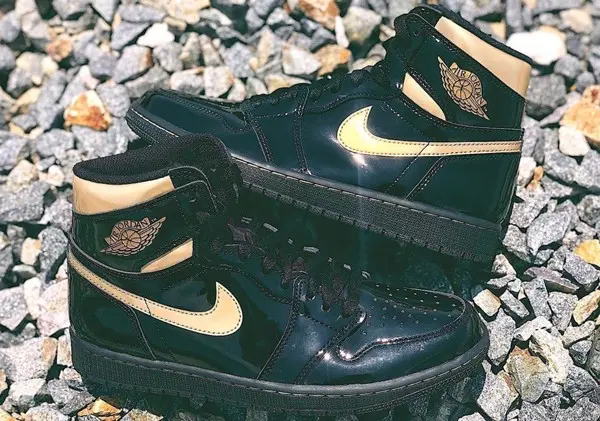 Ngắm nhìn những hình ảnh mới nhất của siêu phẩm Air Jordan 1 "Black/Gold Patent Leather"