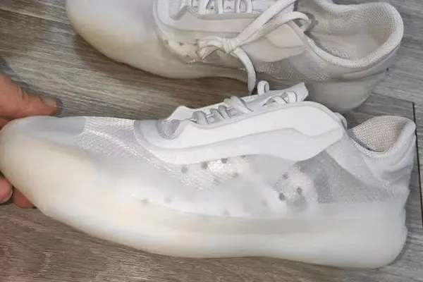 Những hình ảnh mới nhất của siêu phẩm Prada x adidas bất ngờ bị leak khắp các mạng xã hội