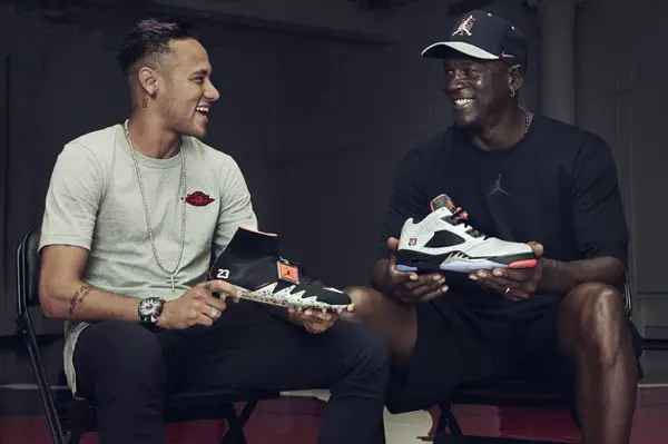 Những khoảnh khắc “xịn sò” nhất cùng sneaker của Neymar