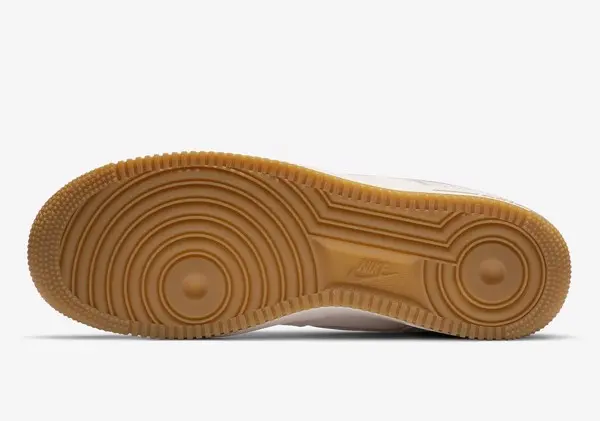 Nike Air Force 1 GORE-TEX “Sail” - người em phiên bản lỗi của Travis Scott?