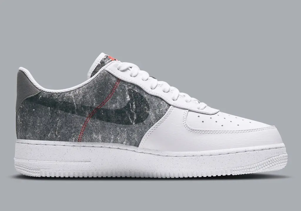 Air Force 1 mang chủ đề tái chế và ô nhiễm lên phối màu “White/Light Smoke Grey” mới