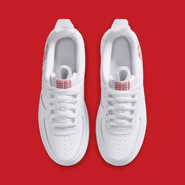 Nike Air Force 1 mới lấy cảm hứng từ túi mua sắm bằng nhựa