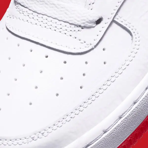 Nike Air Force 1 mới lấy cảm hứng từ túi mua sắm bằng nhựa
