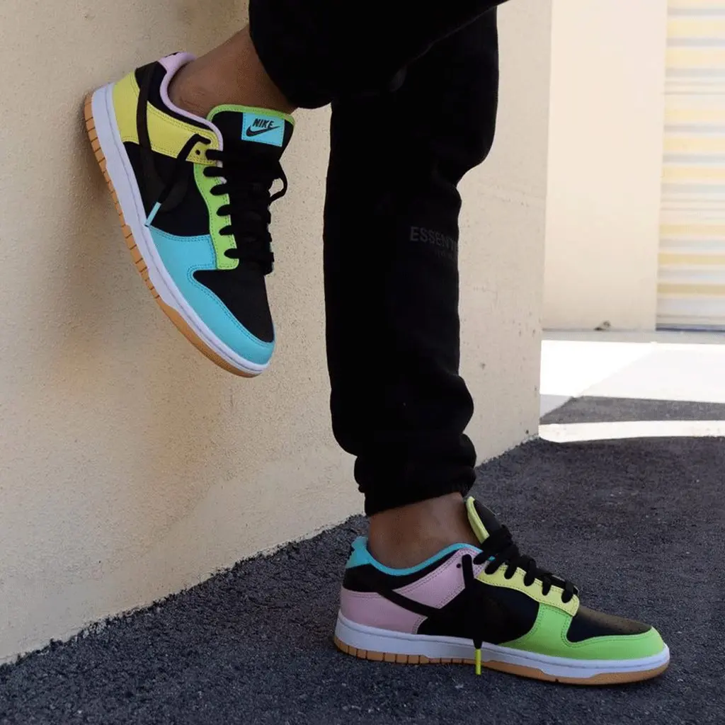 Đường phối màu thứ hai của Nike Dunk Low “FREE.99” xuất hiện