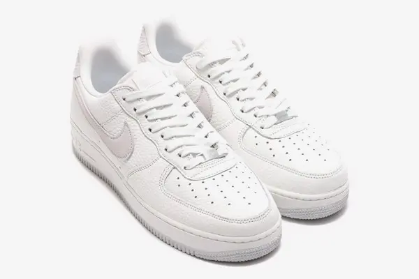 Nike nâng cấp phiên bản Air Force 1 của mình với chất liệu Luxe Nike nâng cấp phiên bản Air Force 1 của mình với chất liệu Luxe
