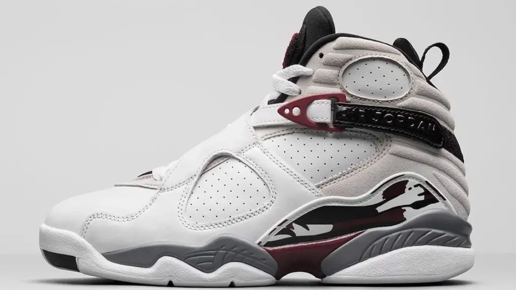 Nhấm nháp từng chút với Air Jordan 8 ‘Burgundy’