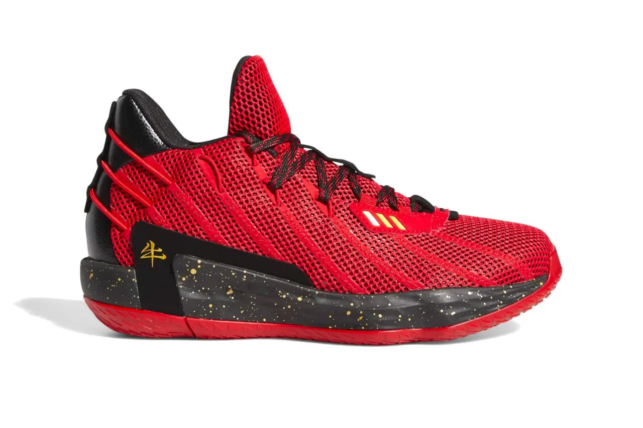 Adidas cuối cùng cũng trở lại với phiên bản Tết Nguyên đán cho riêng mình Adidas cuối cùng cũng trở lại với phiên bản Tết Nguyên đán cho riêng mình