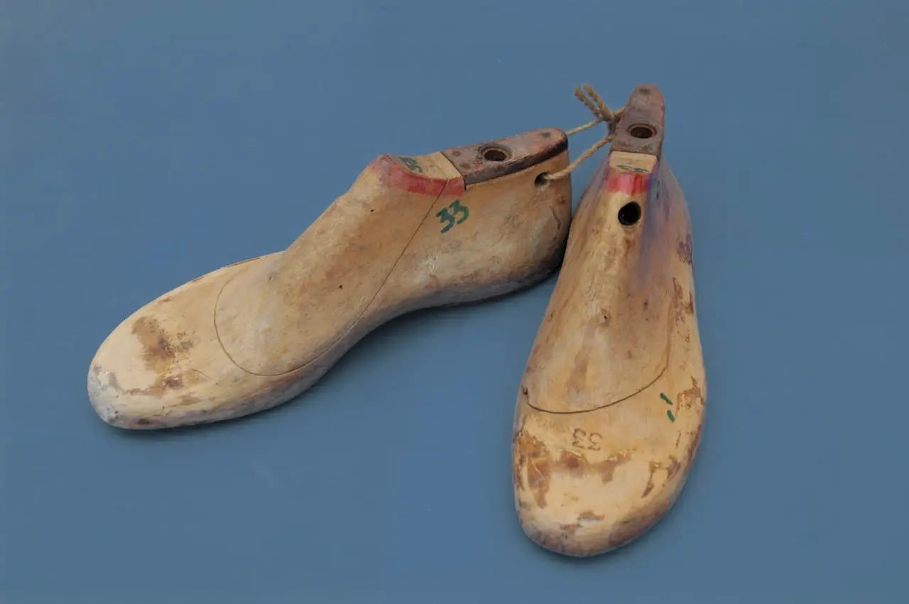 Khung giày