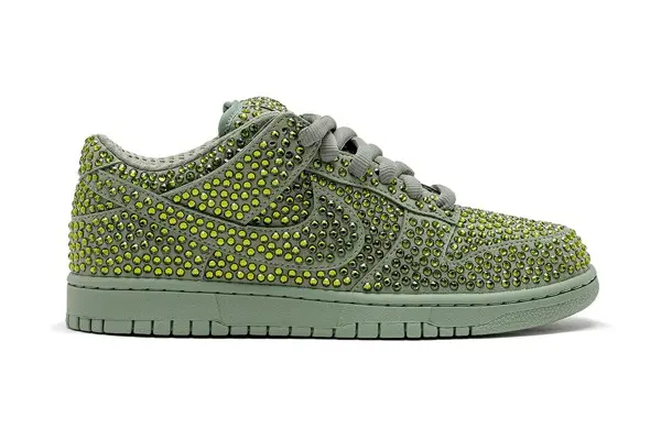 Cactus Plant Flea Market x Nike Dunk Low "Spiral Sage" ra mắt phiên bản đính đá