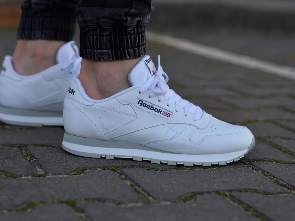Top 10 đôi Sneaker vừa túi tiền cho học sinh, sinh viên ( phần 2 )
