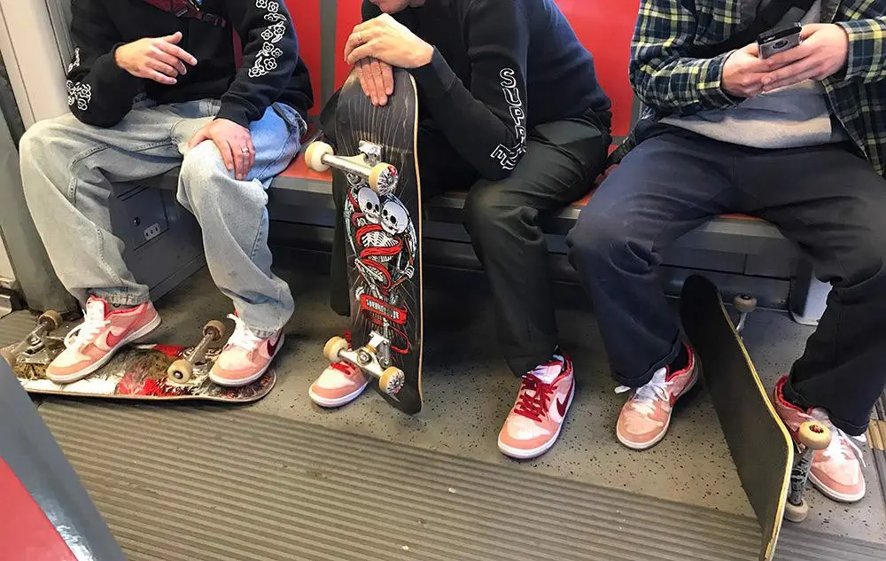 Nike SB Dunk - đằng sau đôi giày được "hype" bởi Travis Scott Nike SB Dunk - đằng sau đôi giày được "hype" bởi Travis Scott