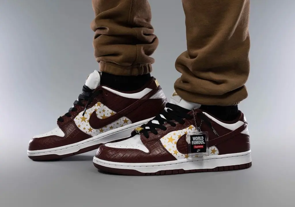 Supreme x Nike SB Dunk Low “Barkroot Brown” Lại thêm một bản collab hoành tráng từ 2 ông lớn làng thời trang
