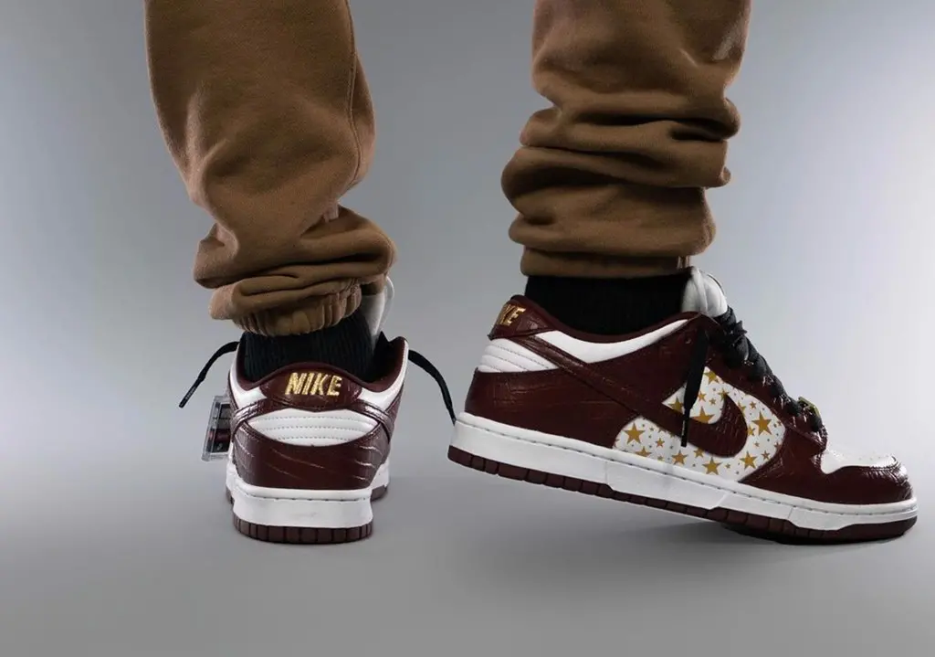 Supreme x Nike SB Dunk Low “Barkroot Brown” Lại thêm một bản collab hoành tráng từ 2 ông lớn làng thời trang