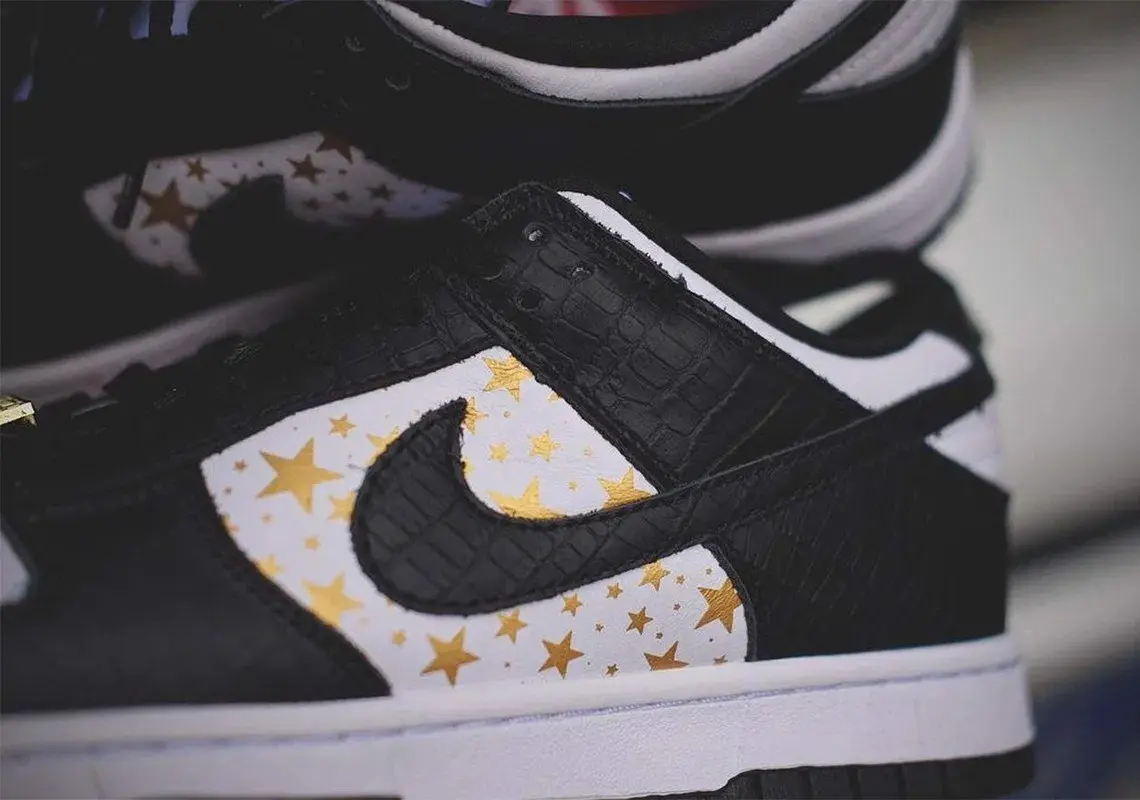 Supreme x Nike SB Dunk 'Croc' quay lại thời điểm ban đầu