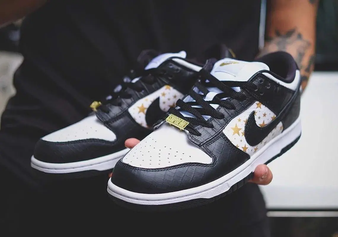 Supreme x Nike SB Dunk 'Croc' quay lại thời điểm ban đầu
