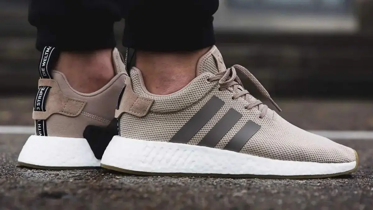 https://authentic-shoes.com/blogs/news/tat-tan-tat-ve-adidas-nmd-su-dot-pha-cua-adidas