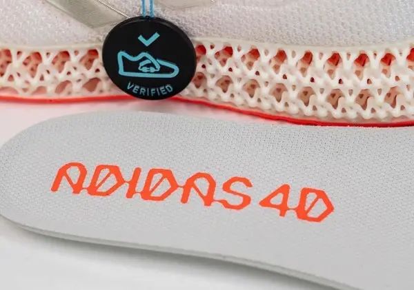 Hinh anh 4: Thuong hieu Duc bo sung thiet ke adidas Glide 4D cho bo suu tap 4D