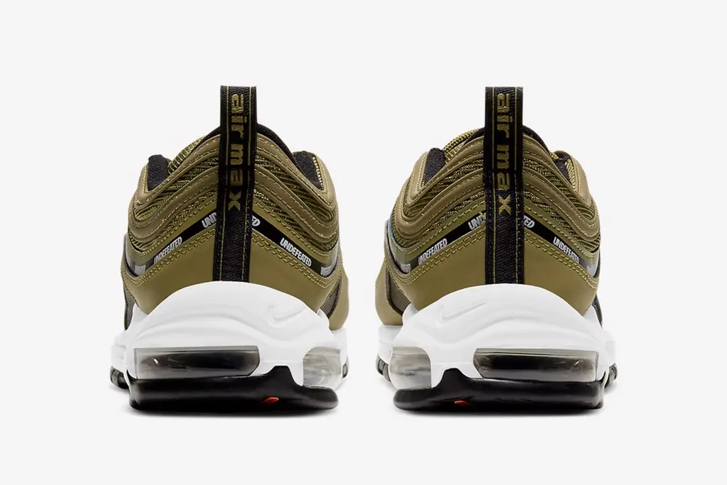 UNDEFEATED X NIKE AIR MAX 97S rò rỉ thông tin về phối màu mới nhất