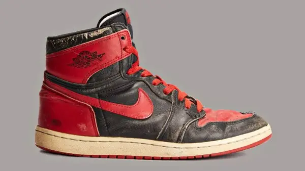Vì sao Air Jordan 1 OG lại được gọi là Air Jordan 1 “Banned"? Vì sao Air Jordan 1 OG lại được gọi là Air Jordan 1 “Banned"?