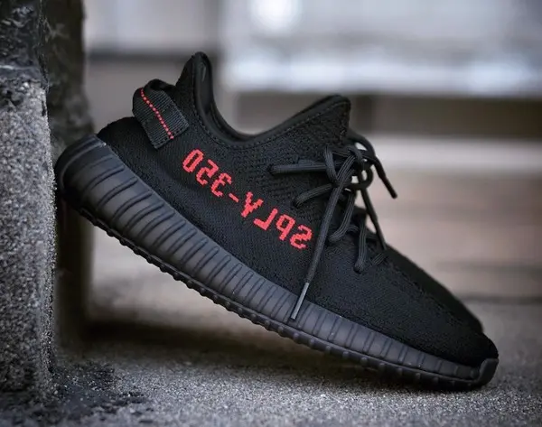 adidas bất ngờ công bố lịch restock của Yeezy Boost 350 v2 "Bred" - Những người phải trả mức giá 1.000 đô sẽ nói gì?