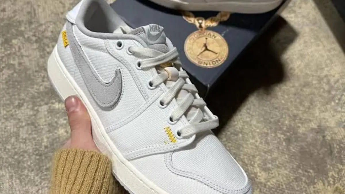 Những đôi sneaker màu trắng không thể thiếu trong mùa hè này