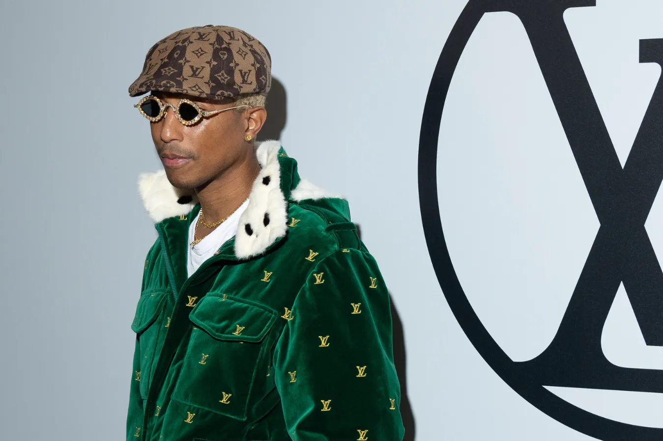 Pharrell Williams bất ngờ xuất hiện tại show Dior và Kenzo
