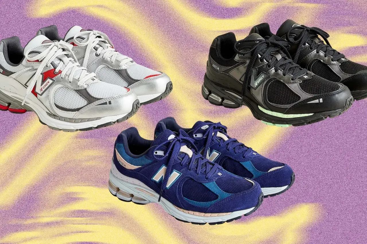So sánh điểm khác nhau của New Balance 2002R, 990, 1906R và 992 Hinh anh 2: So sanh diem khac nhau cua New Balance 2002R, 990, 1906R va 992