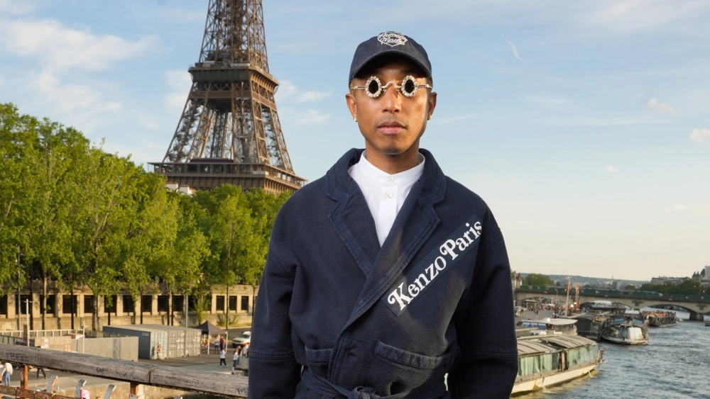 Pharrell Williams bất ngờ xuất hiện tại show Dior và Kenzo