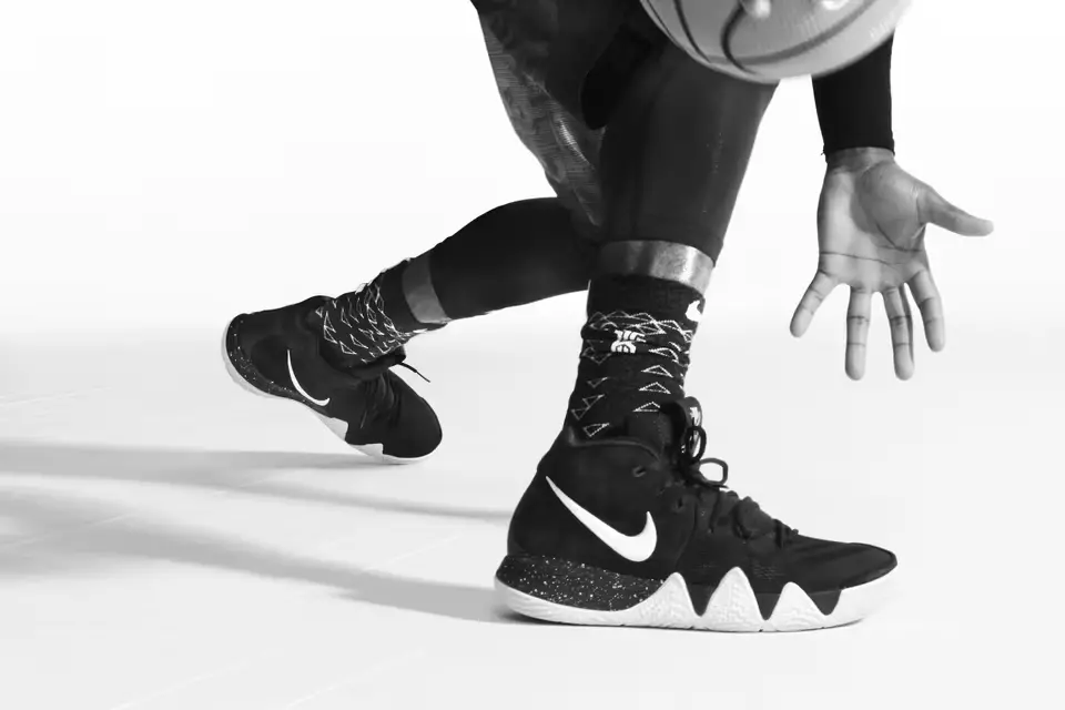 Hinh anh 6: Tai sao dong giay Kyrie 4 lai hot den vay?