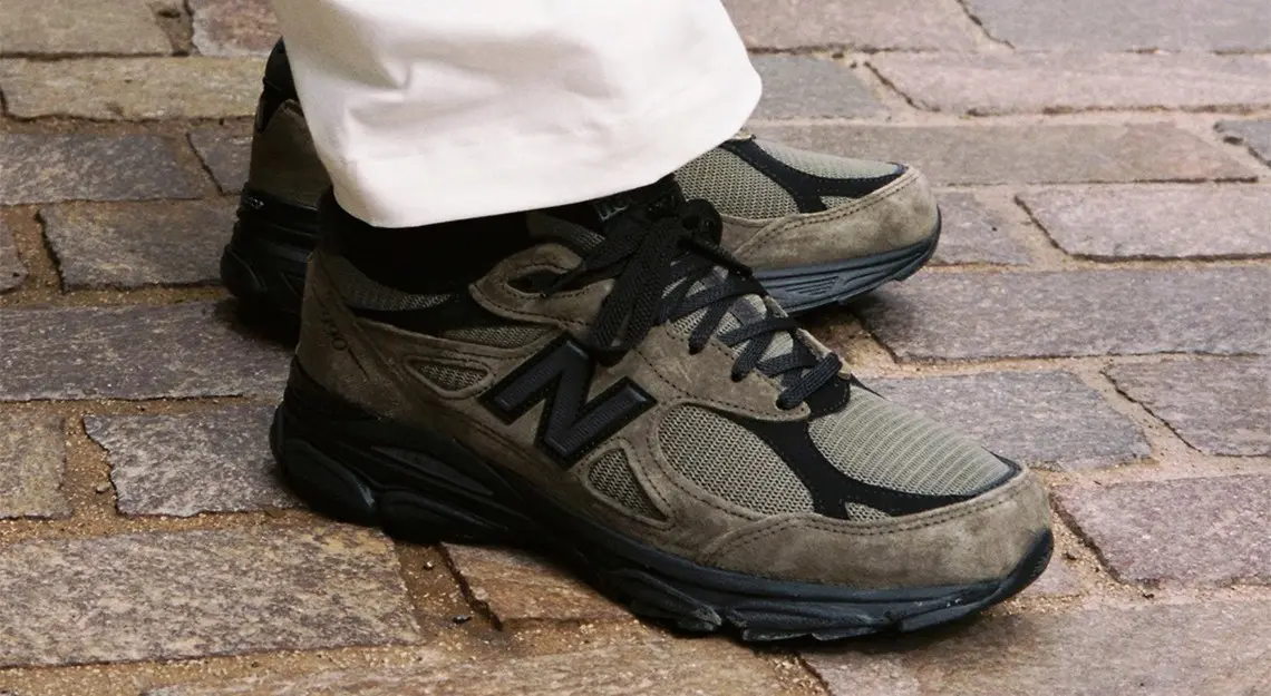 Hinh anh 3: New Balance 990: Su ket hop tuyet voi giua chat luong va phong cach