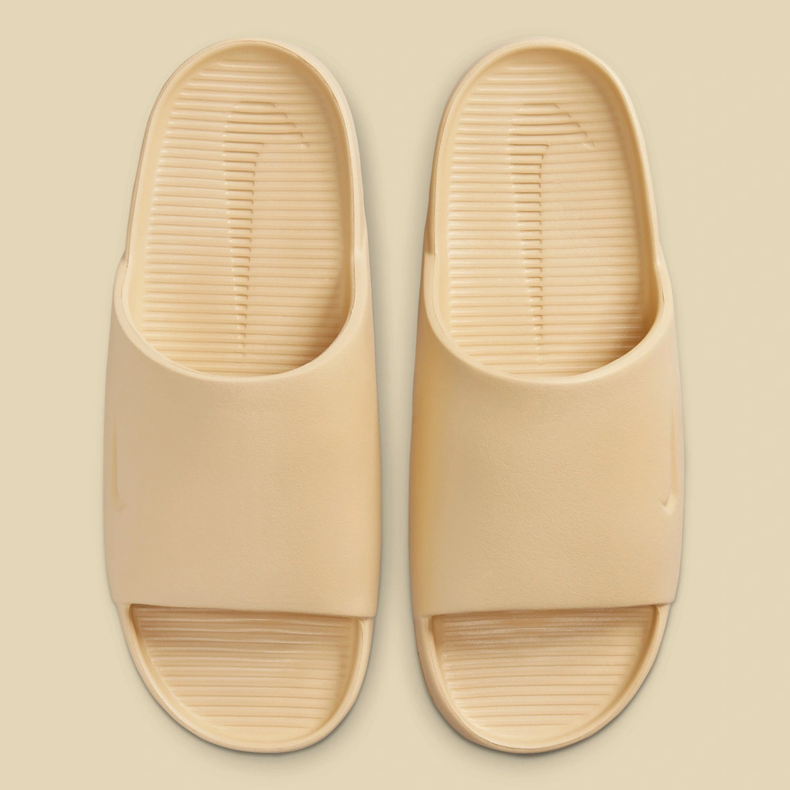 Hinh anh 4: Thiet ke dep Calm Slides den tu Nike ra mat trong he nay