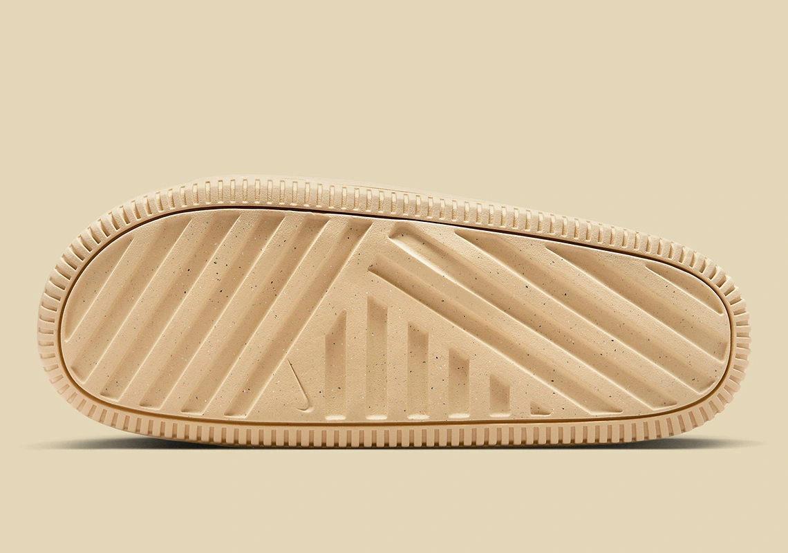 Hinh anh 5: Thiet ke dep Calm Slides den tu Nike ra mat trong he nay