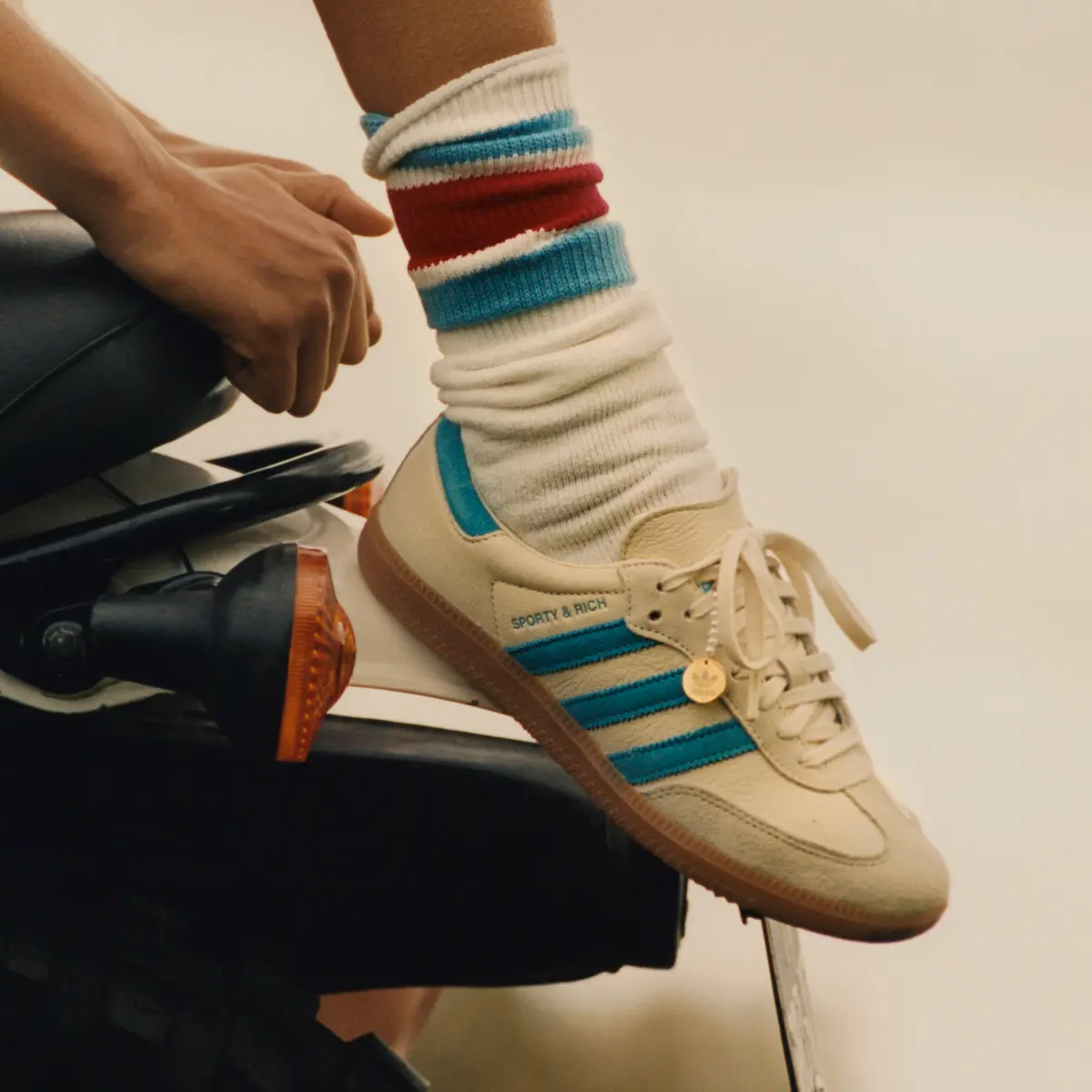 su-tro-lai-cua-adidas-samba-lieu-co-cuu-giup-adidas-khoi-khung-hoang