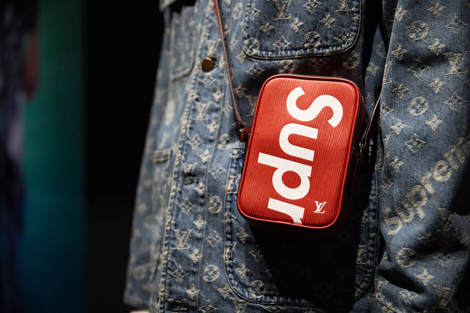 Supreme: Sự kết hợp độc đáo của thời trang và văn hóa đường phố