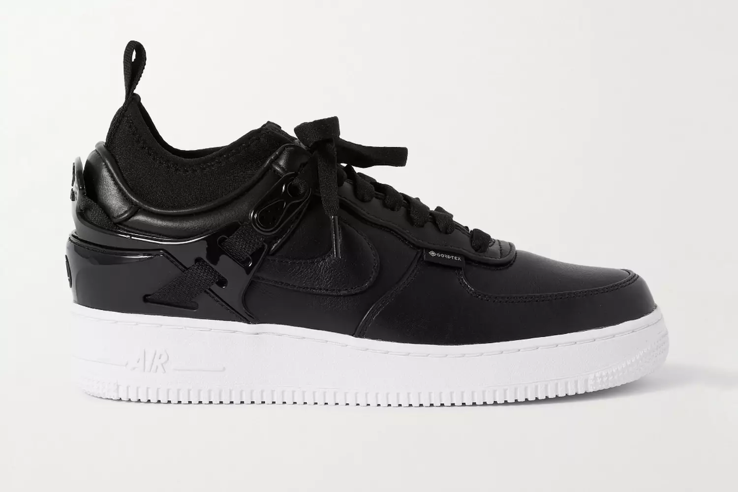 Những mẫu giày Sneaker giá rẻ dưới đây sẽ khiến bạn bất ngờ