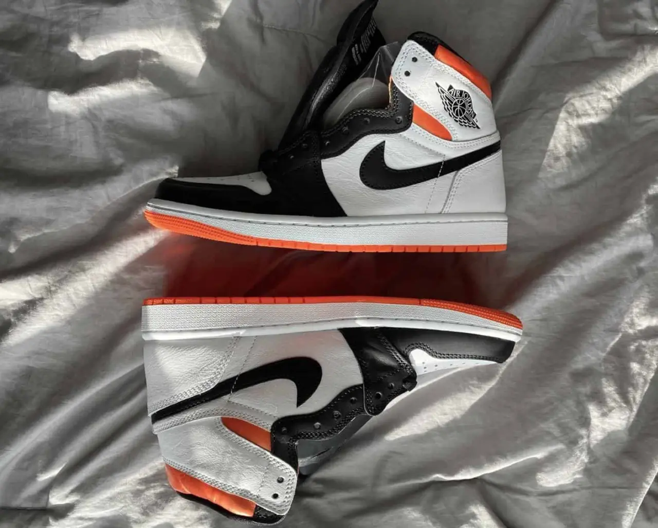Những mẹo nhỏ để phân biệt Air Jordan 1 "Electro Orange" real và fake