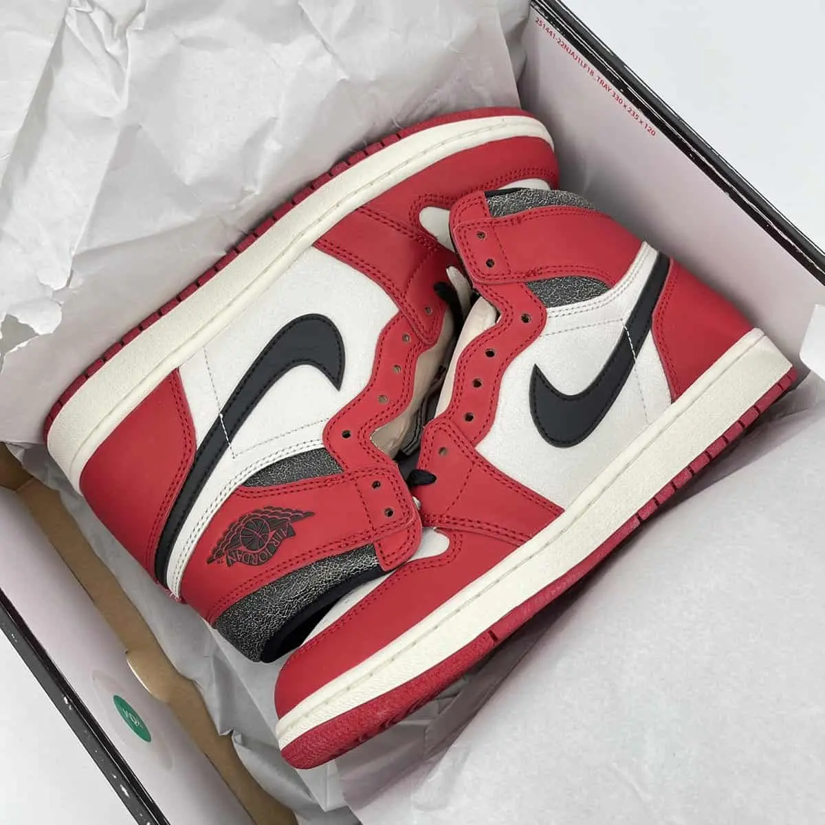 Legitcheck: Cách phân biệt Air Jordan 1 "Lost &amp; Found" real và fake