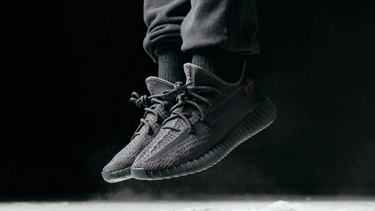 Những điều bạn cần biết trước khi mua Yeezy Boost 350 V2