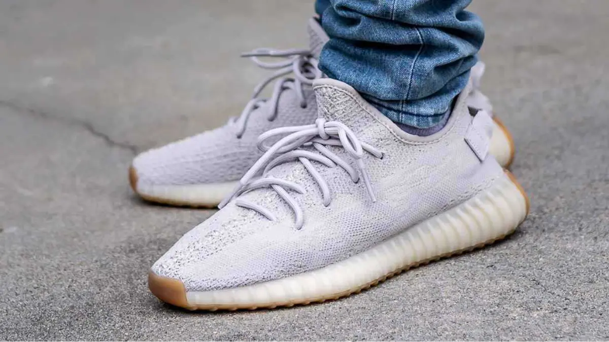 Những điều bạn cần biết trước khi mua Yeezy Boost 350 V2