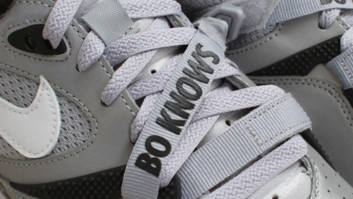 Hinh anh 3: So luoc lich su ve Deion Sanders va Nike Air Diamond Turf