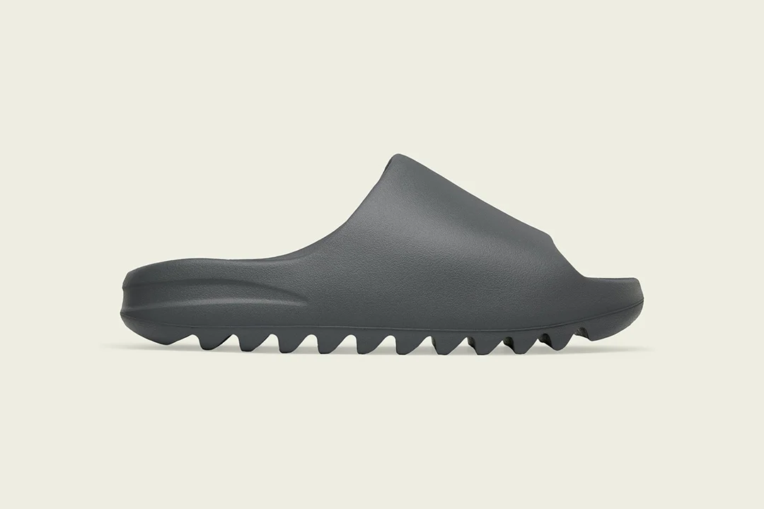 Sẵn sàng cho sự trở lại của Yeezy Slide với phối màu mới Hinh anh 5: San sang cho su tro lai cua Yeezy Slide voi phoi mau moi
