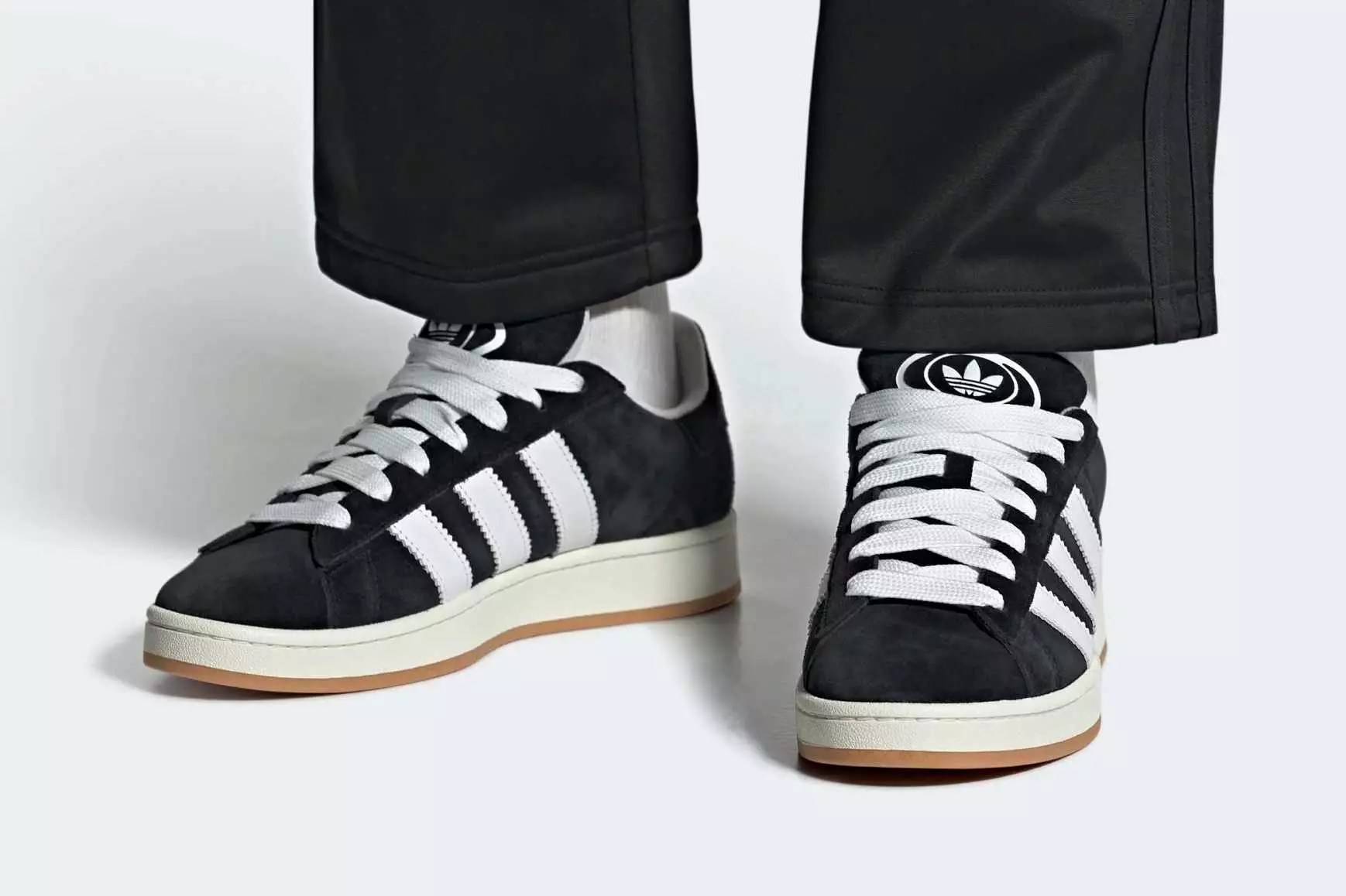 Hinh anh 5: 15 doi giay Adidas ma ban khong nen bo lo trong he 2023(P2)