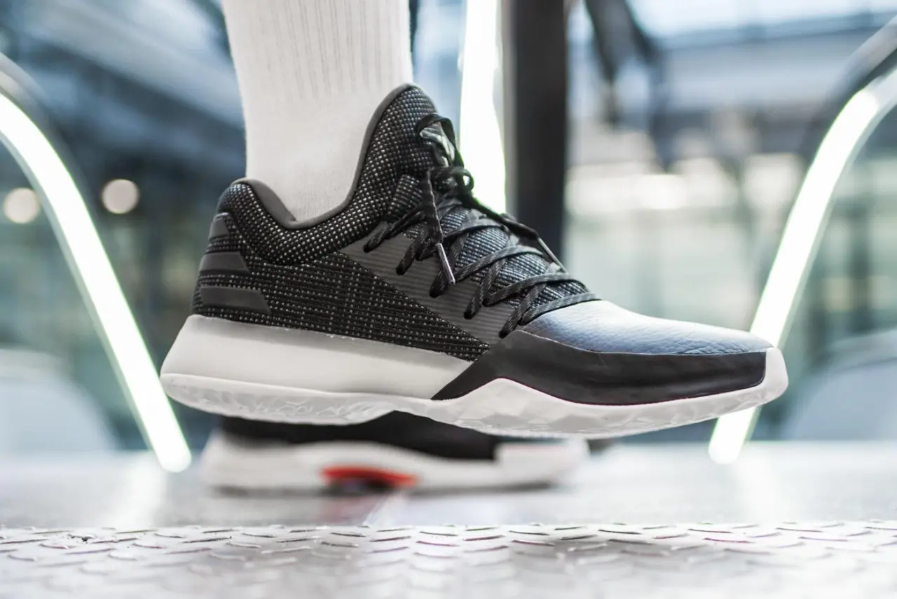 Hinh anh 2: Adidas Harden: Su hoa quyen giua phong cach va hieu suat vuot troi