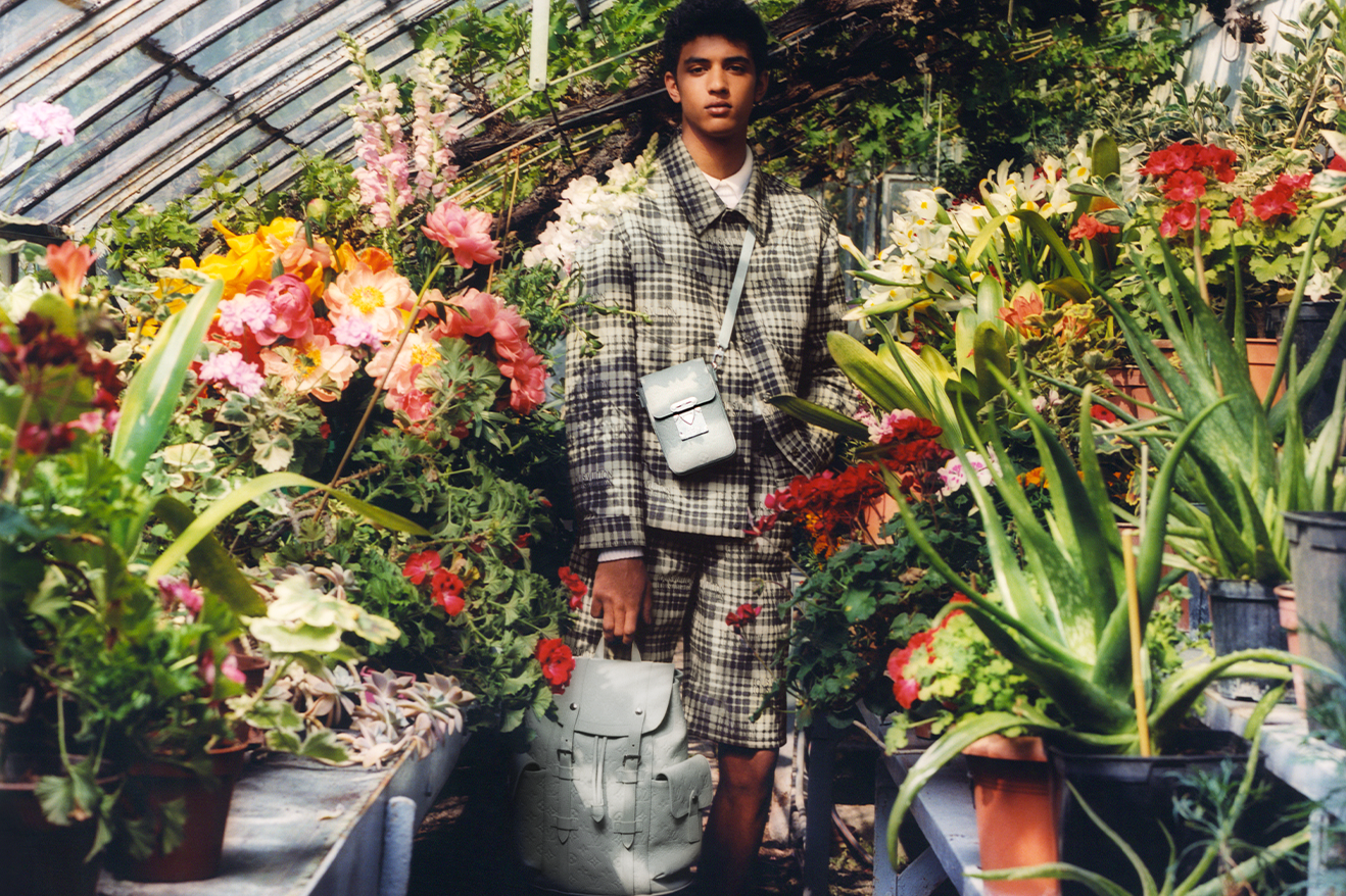 Hinh anh 1: Louis Vuitton ra mat BST Monogram Taurillon va Macassar