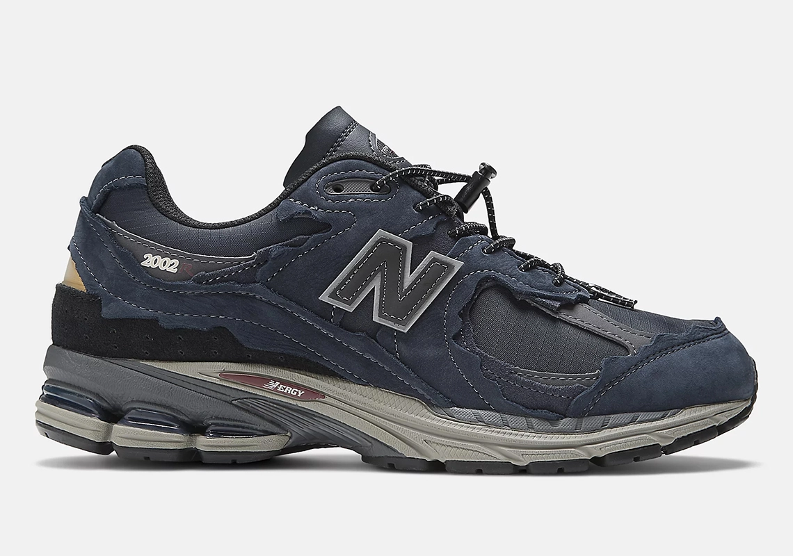New Balance hé lộ về phiên bản 2002R "Protection Pack" tiếp theo