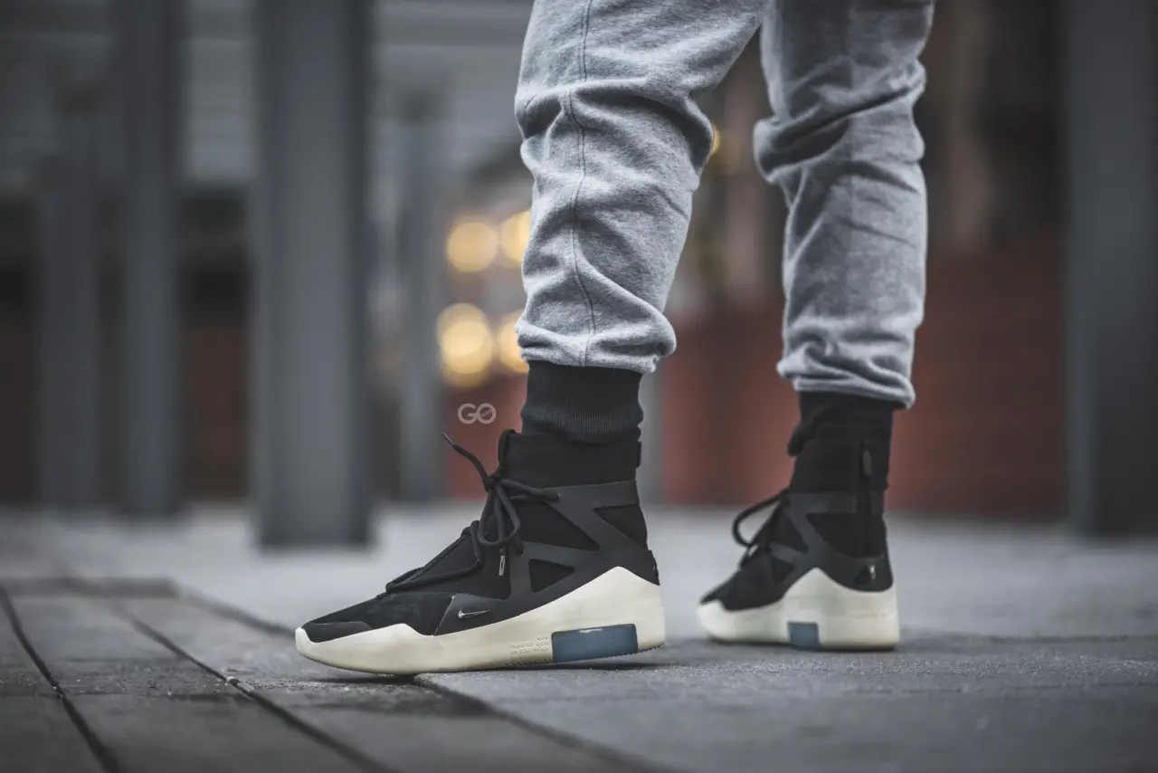 Hinh anh 1: Nhung meo giup ban phan biet Nike X Air Fear Of God real va fake