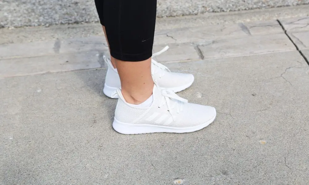 Hinh anh 8: 15 doi giay Adidas ma ban khong nen bo lo trong he 2023(P2)